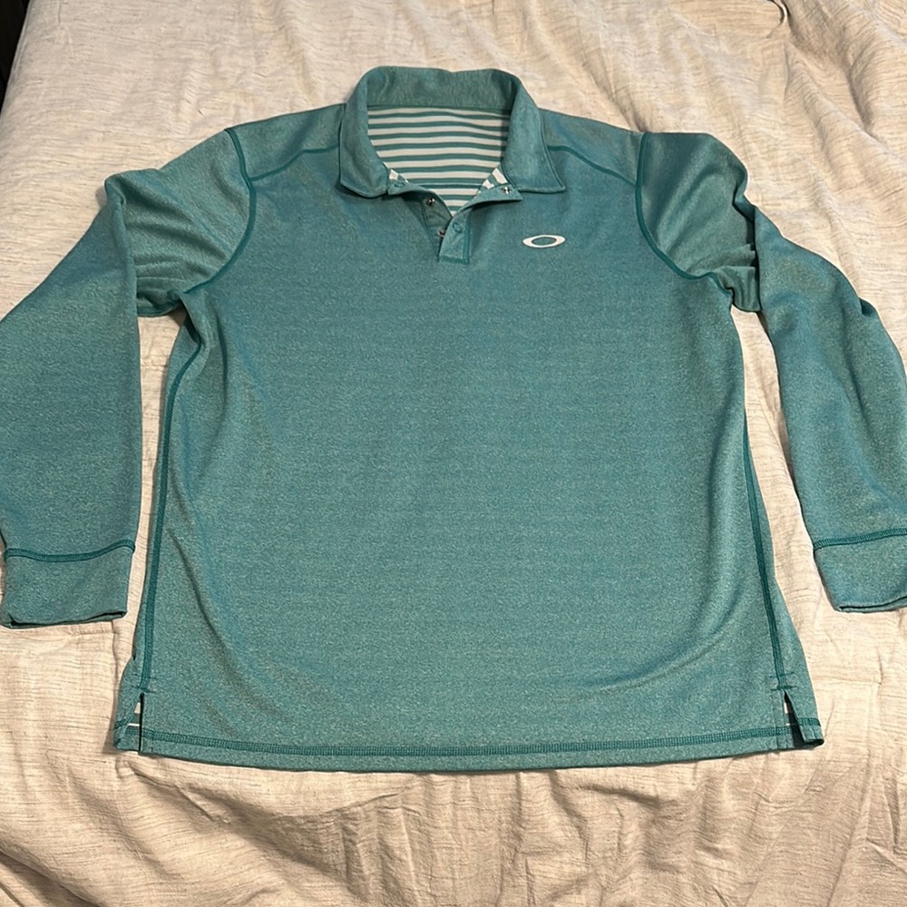 Oakley Blue Polo Shirt with Moisture-Wicking Fabric